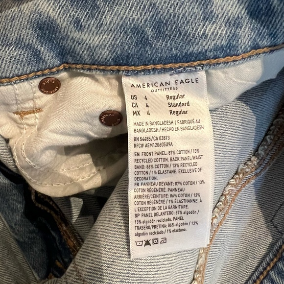 AE Strigid Low-Rise Ex-Boyfriend Jean - Picture 4 of 4